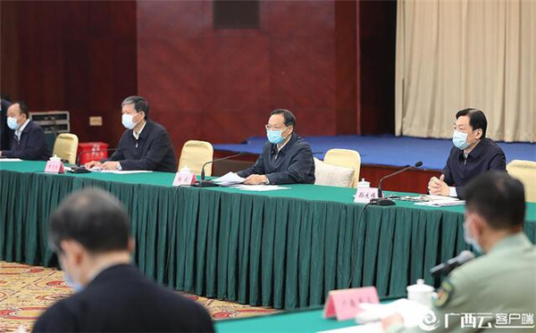 4月26日,自治区科技领导小组第二次会议在南宁召开。自治区主席、自治区科技领导小组组长陈武主持会议并讲话。自治区党委副书记、自治区科技领导小组副组长孙大伟出席会议。
